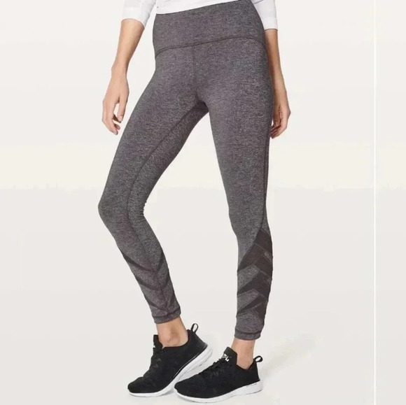 Lululemon Motionful 7/8 Tight 25"Heathered Black - Picture 3 of 15